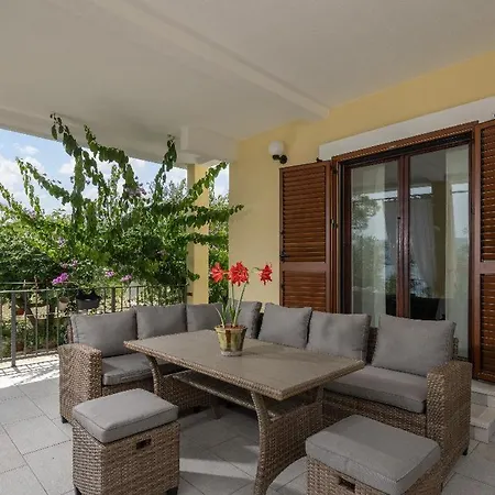 Hablando Apartman *